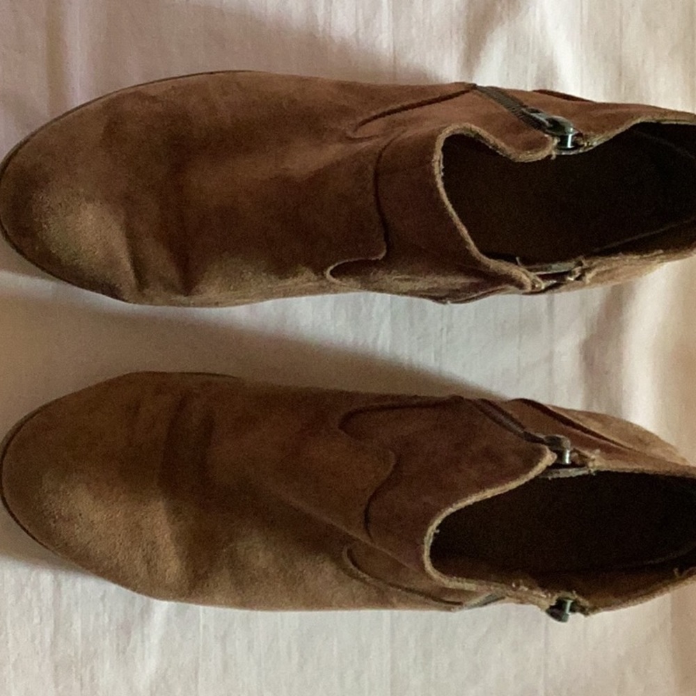 Ladies brown suede ankle boots.